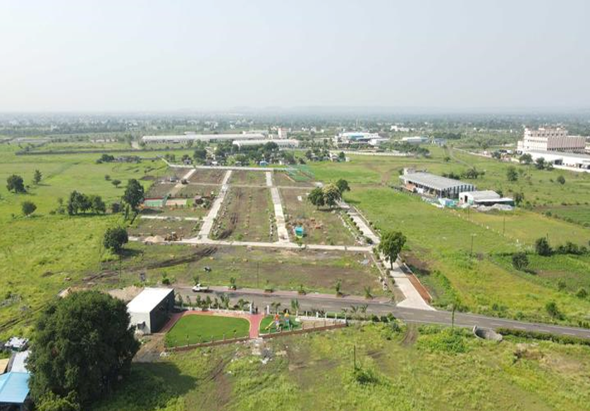 mixed vegetable salad in a mason jar.